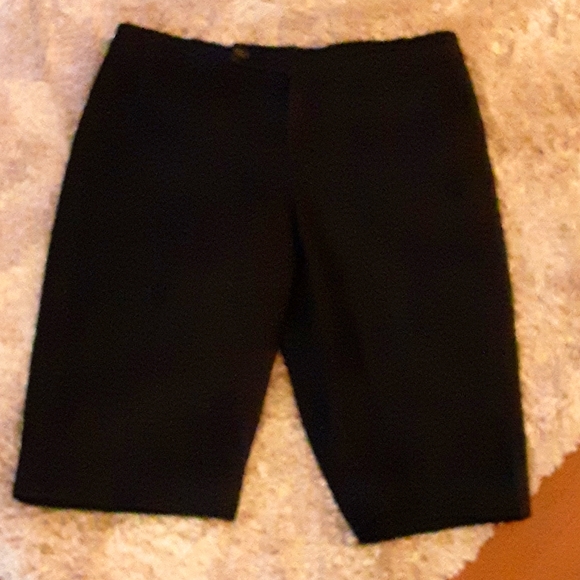 Bandolino stretch denim Bermuda shorts Stretch Size 14 EUC - Picture 1 of 8